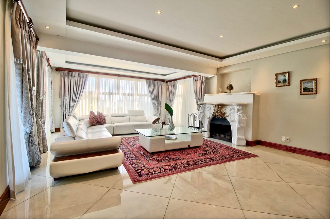 House in Northern Suburbs, Cape Town, South Africa 4 - 15856013