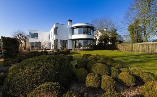 Villa in Hendrik-Ido-Ambacht, South Holland, Netherlands 1