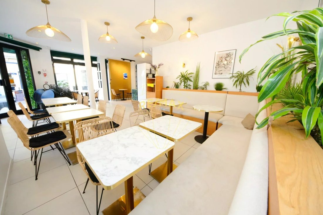 Centre Ville, Suresnes, France 2 - 15855854