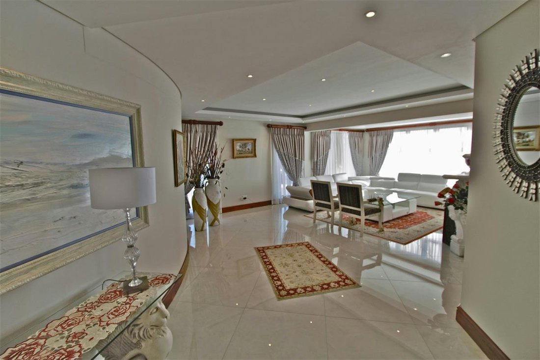 House in Northern Suburbs, Cape Town, South Africa 3 - 15856013