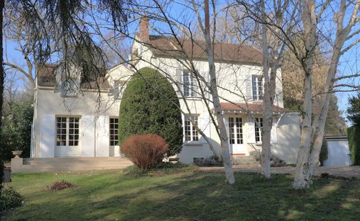 House in Dampierre-en-Yvelines, Ile-de-France, France 1