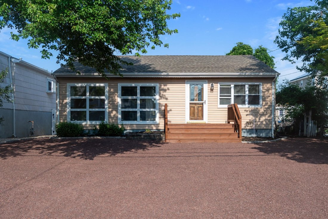 House in Toms River, New Jersey, United States 2 - 15855607
