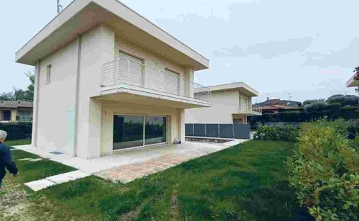 Villa in Manerba del Garda, Lombardy, Italy 1
