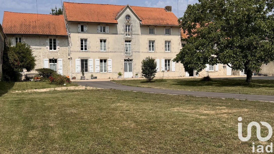 House in Anais, Nouvelle-Aquitaine, France 4 - 15790315