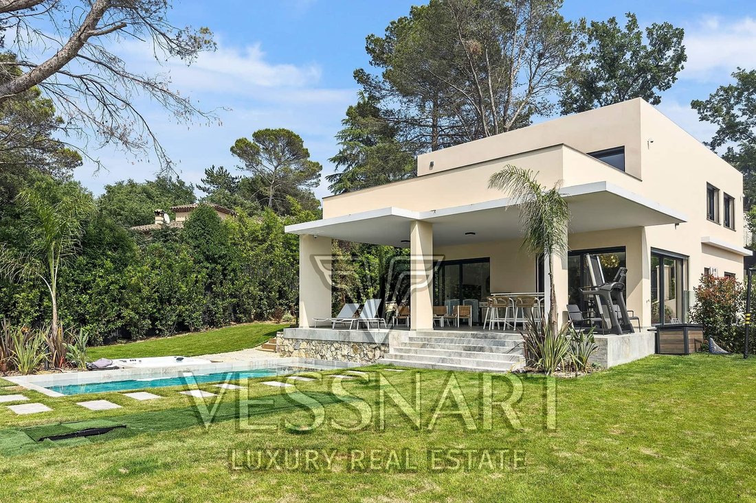 Villa in Valbonne, Provence-Alpes-Côte d'Azur, France 2 - 15854456