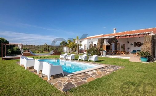 House in Bordeira, Algarve, Portugal 1