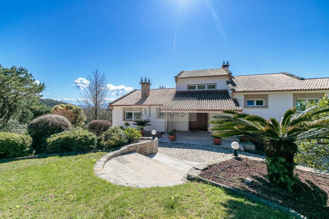 Chalet in O Hio, Cangas, Spain 1 - 15289557