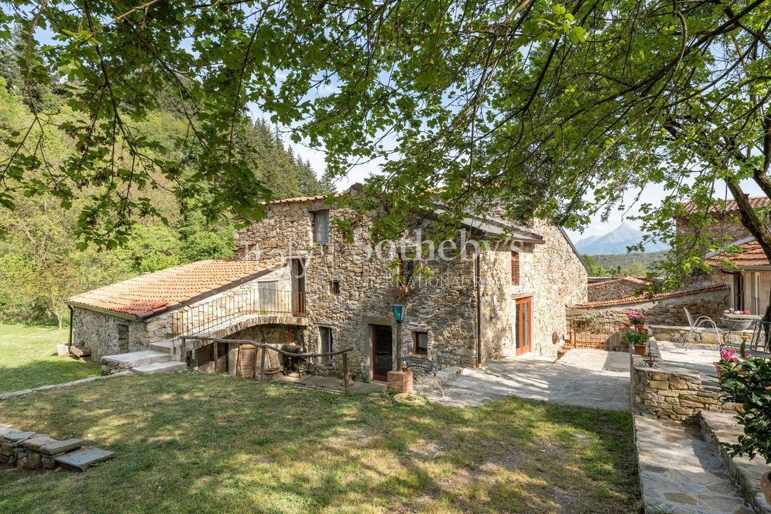 House in Fivizzano, Tuscany, Italy 3 - 12495095