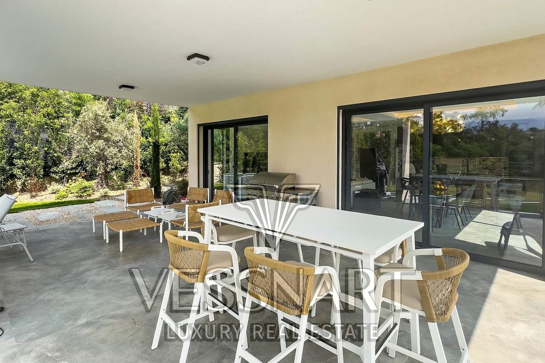 Villa in Valbonne, Provence-Alpes-Côte d'Azur, France 3 - 15854456