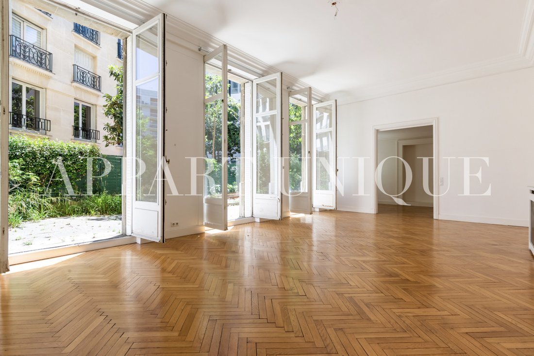 Apartment in Clignancourt-Jules Joffrin, Paris 18e Arrondissement, Paris 3 - 15855924