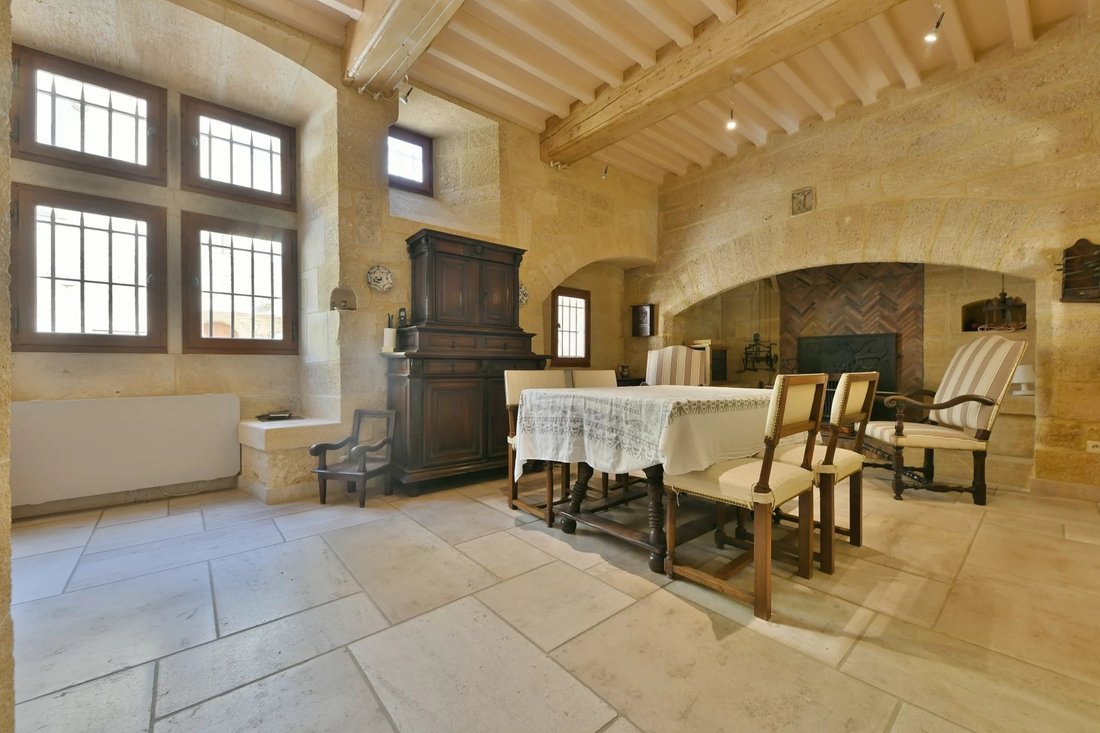 Estate in Uzès, Occitania, France 4 - 15854441