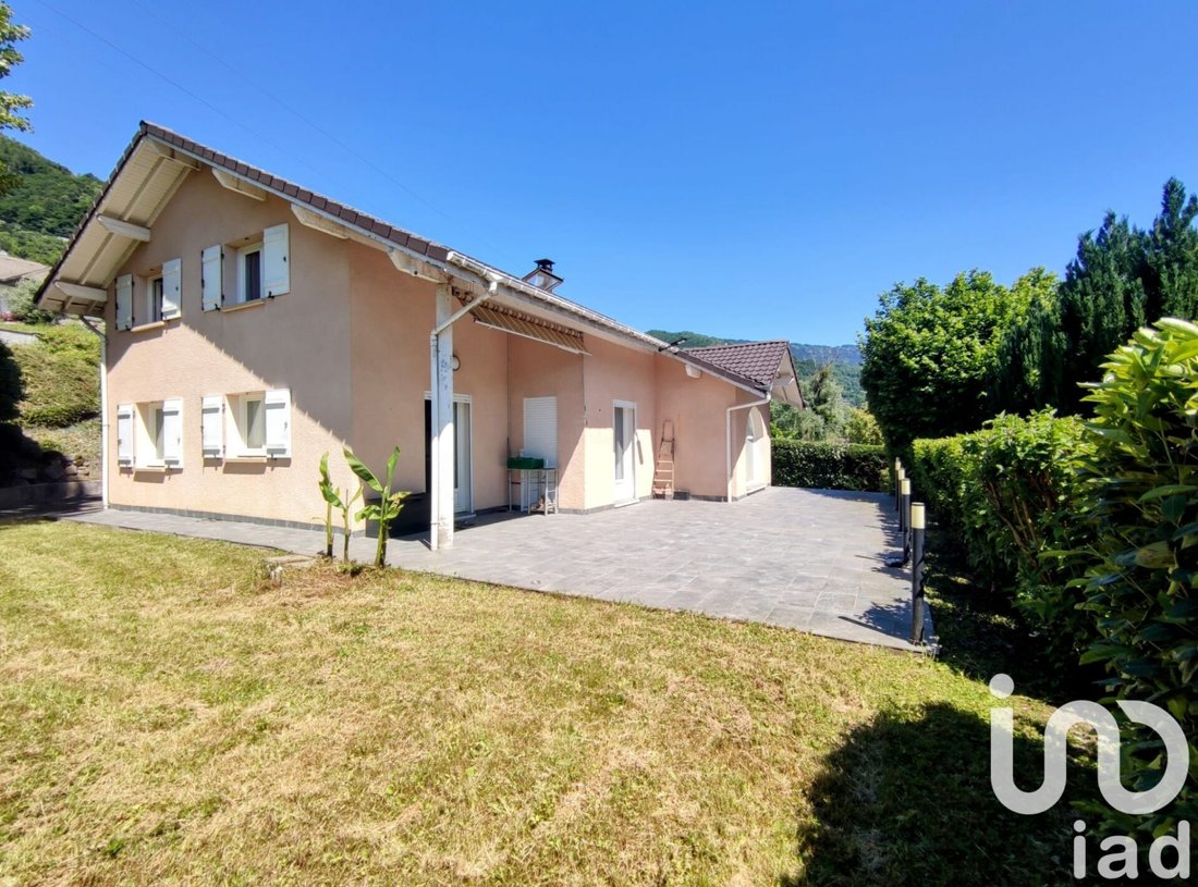 House in Cluses, Auvergne-Rhône-Alpes, France 1 - 15855567