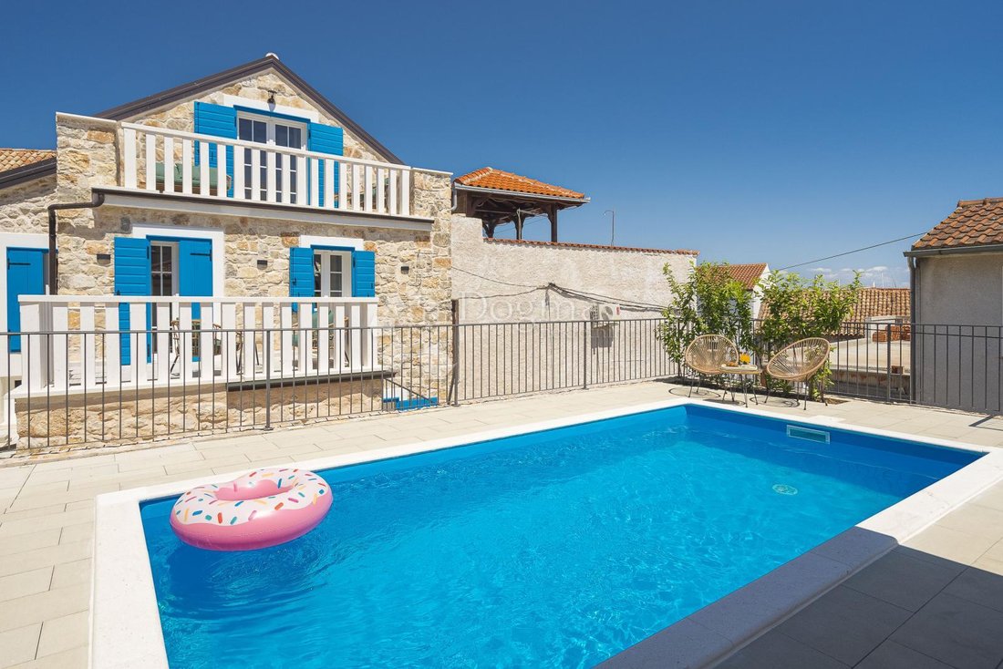 House in Tribunj, Sibenik-Knin County, Croatia 1 - 15856541