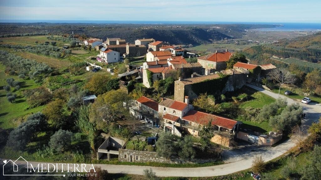 Land in Buje, Istria County, Croatia 3 - 15836011