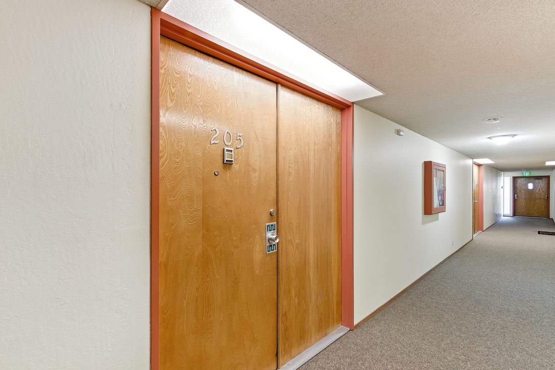 Condo in San Carlos, California, United States 3 - 15862397