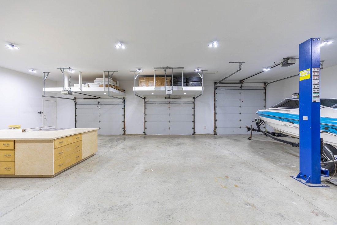 House in Victoria, British Columbia, Canada 4 - 13617022