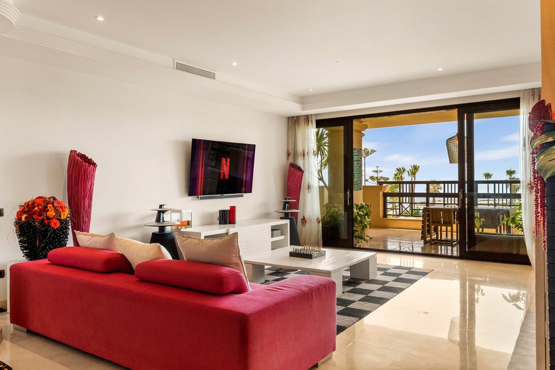 Apartment in Puerto Banus, Marbella, Spain 5 - 15859209