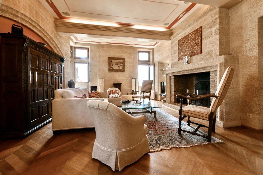 Estate in Uzès, Occitania, France 2 - 15854441