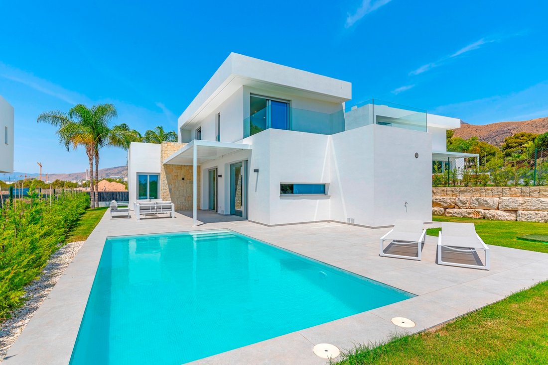 Villa in Finestrat, Valencian Community, Spain 1 - 15862597