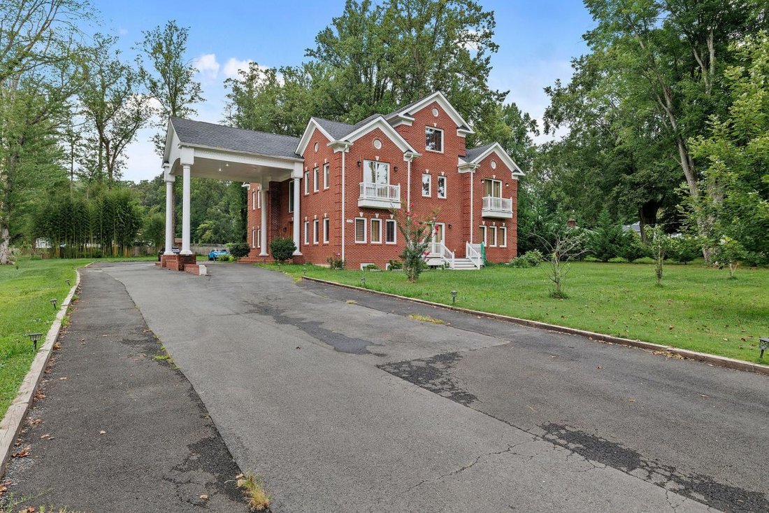 House in Annandale, Virginia, United States 1 - 15862649