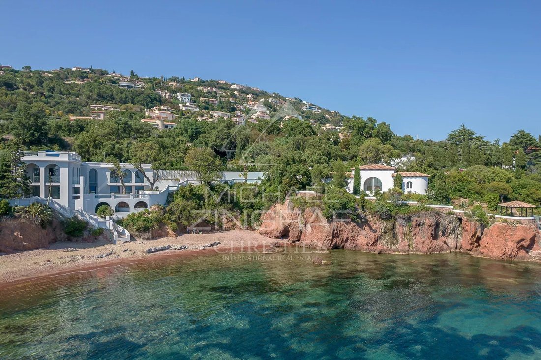 Villa in Aiguebonne, Saint-Raphaël, France 1 - 14136588