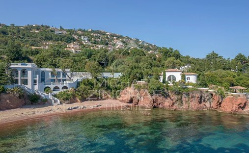Villa in Aiguebonne, Saint-Raphaël, France 1