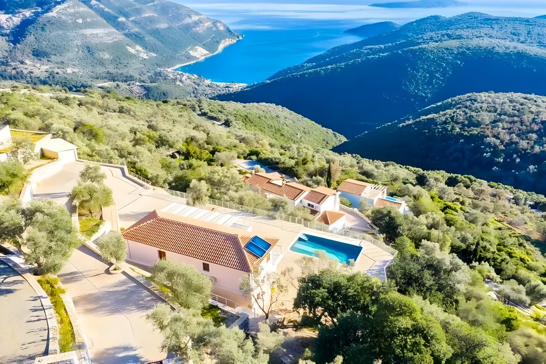 Villa in Lefkada Commune, Peloponnese, Western Greece and the Ionian, Greece 2 - 14168951
