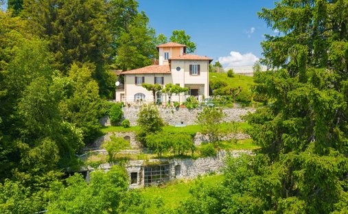 Villa in Brunate, Lombardei, Italien 1