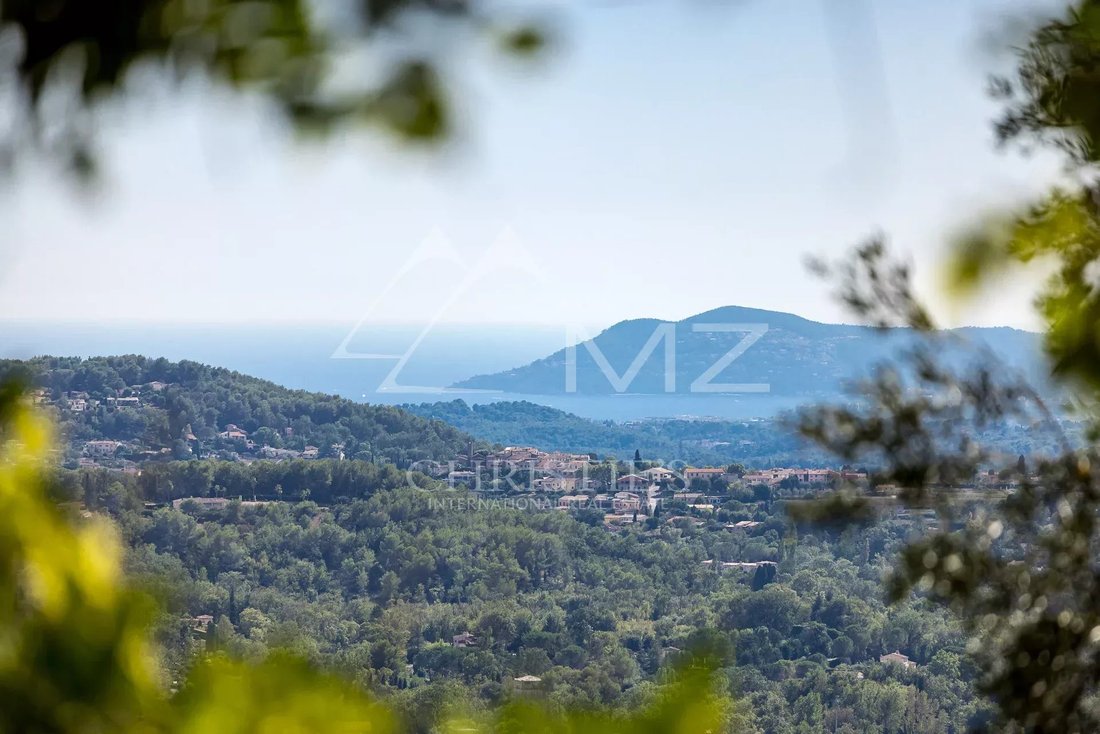 Villa in Châteauneuf-Grasse, Provence-Alpes-Côte d'Azur, France 1 - 13310821