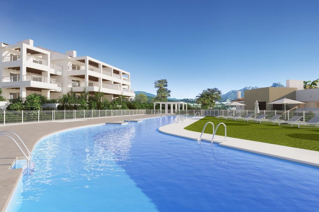 Apartment in El Paraíso, Benahavis, Spain 2 - 15863775