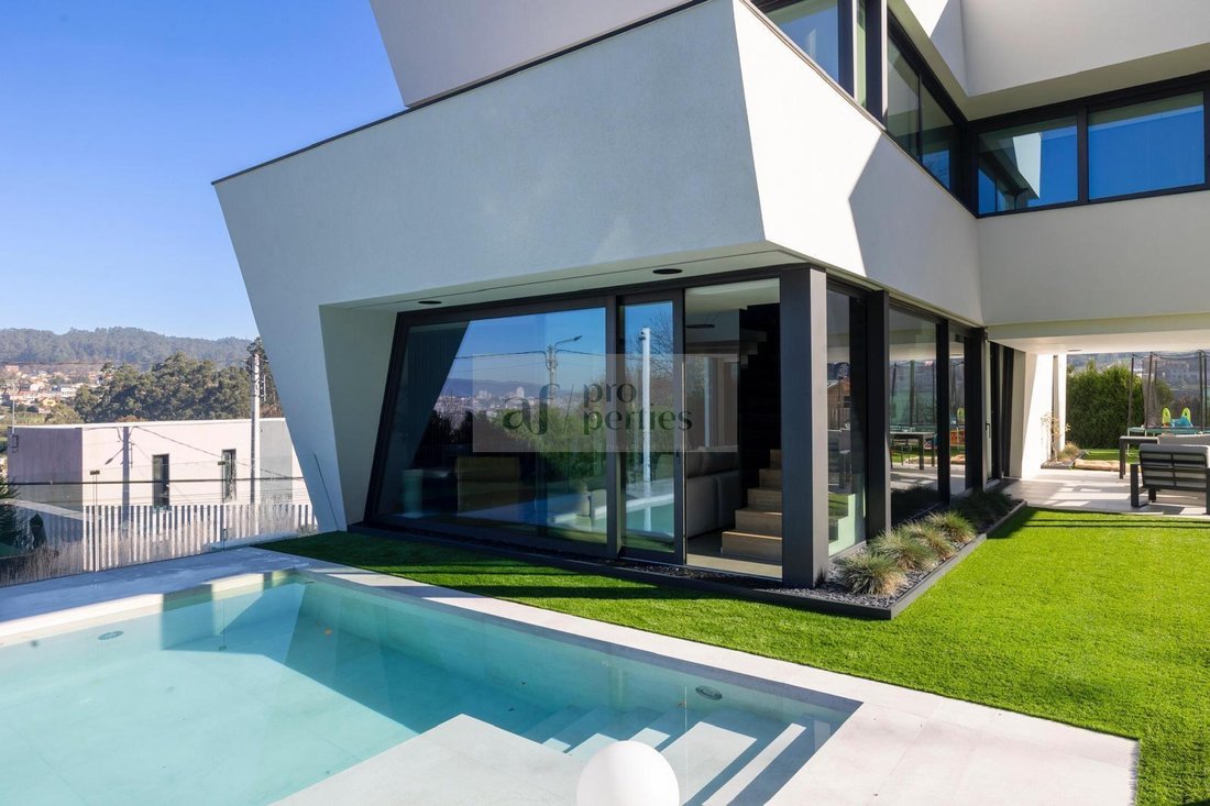 Chalet in Bembrive, Vigo, Spain 4 - 15179240