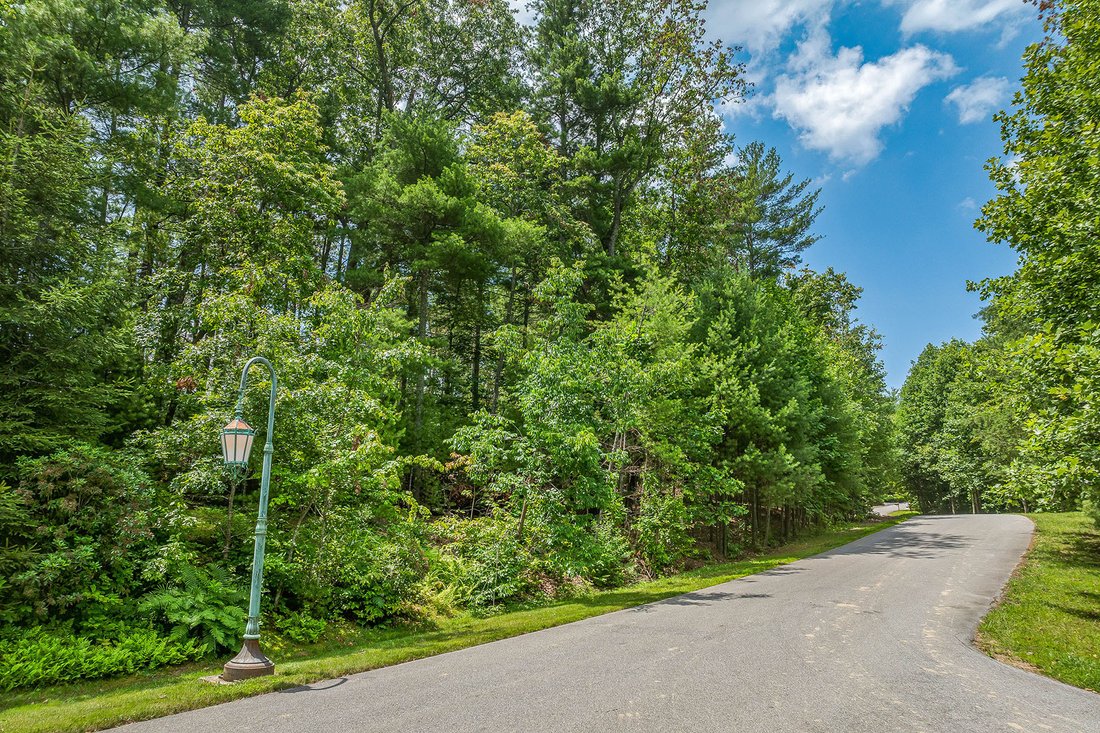 Land in Asheville, North Carolina, United States 1 - 15863087