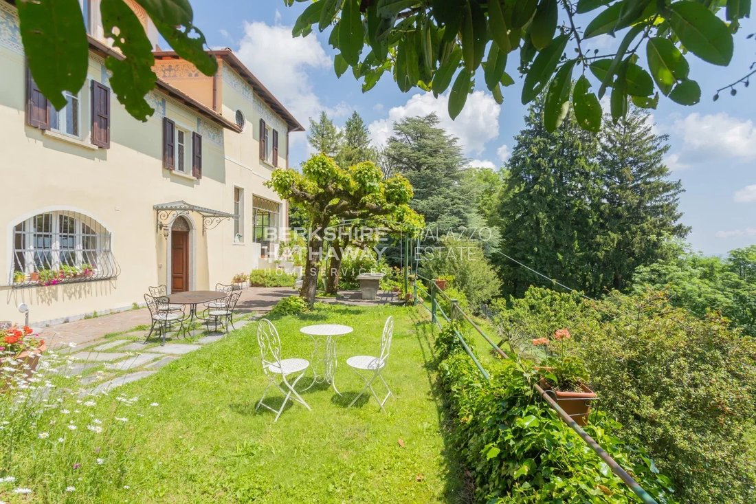 Villa in Brunate, Lombardy, Italy 4 - 12951938