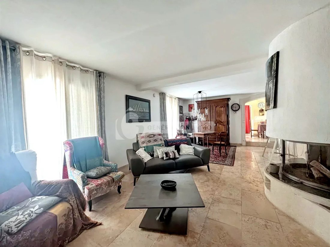 Villa in Arles, Provence-Alpes-Côte d'Azur, France 4 - 15843010