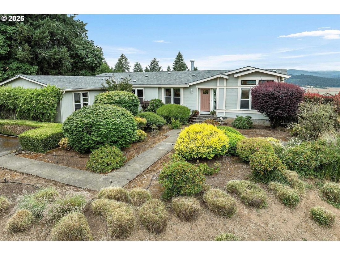 House in Monmouth, Oregon, United States 4 - 15864613