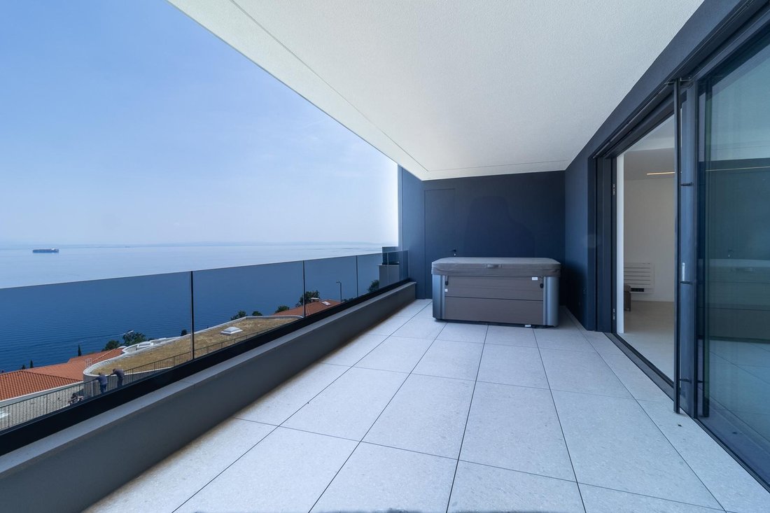 Apartment in Grad Opatija, Primorje-Gorski Kotar County, Croatia 1 - 15864740