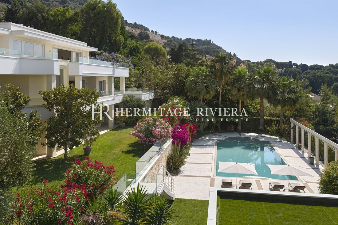 Villa in Cap-d'Ail, Provence-Alpes-Côte d'Azur, France 1 - 14627819