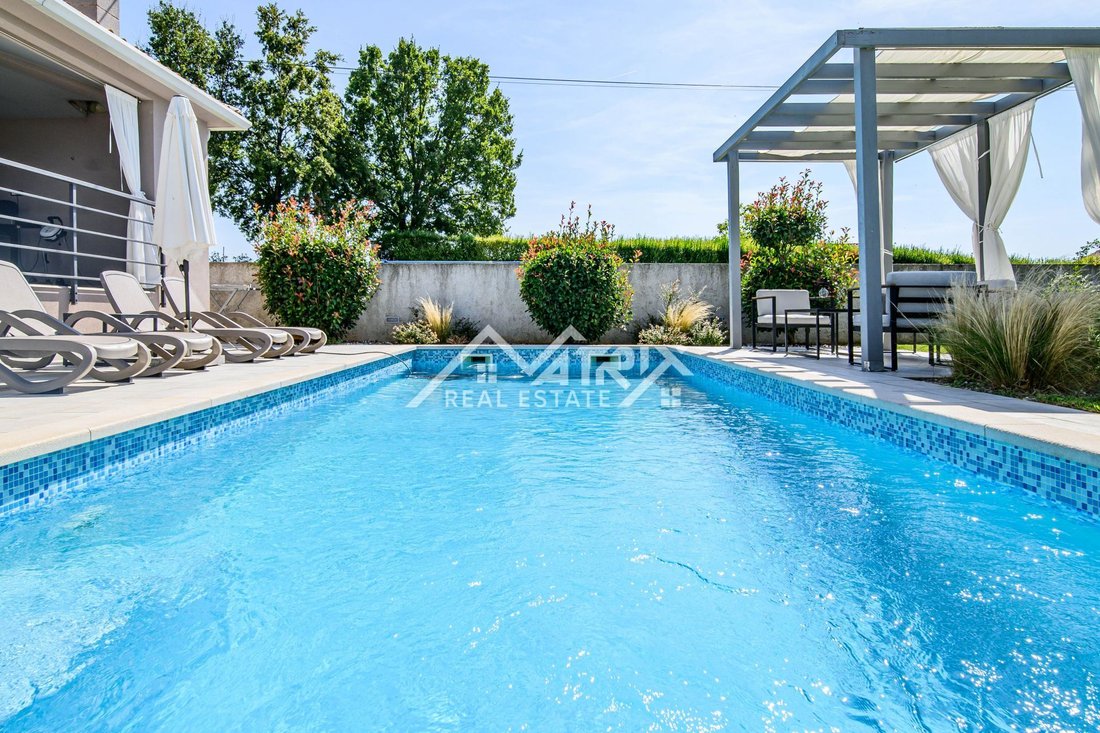 House in Svetvincenat, Istria County, Croatia 2 - 15865861