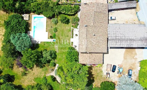 Estate in Saint-Denis-de-Pile, Nouvelle-Aquitaine, France 1