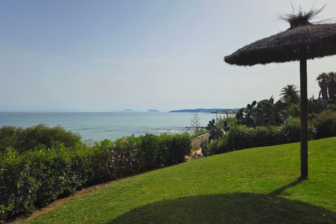 Townhouse in Estepona, Andalusia, Spain 2 - 15863835