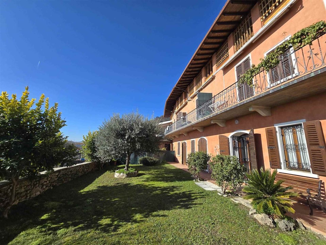 Villa in Salo, Lombardy, Italy 1 - 15862964