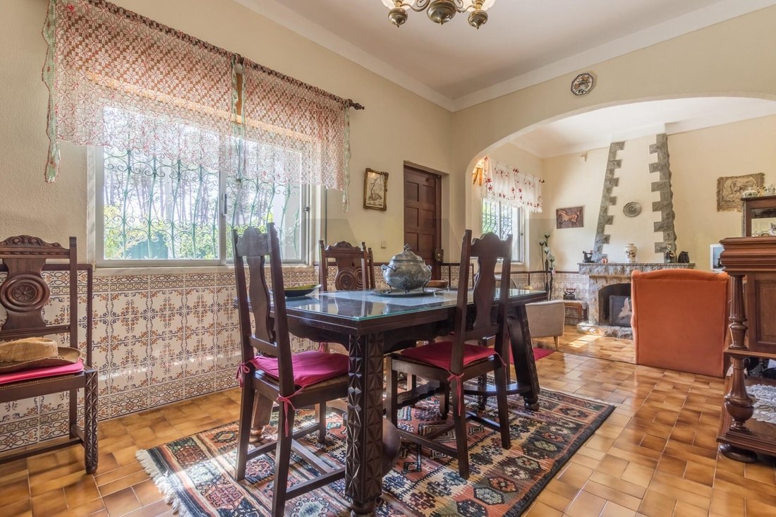 Townhouse in Charneca de Caparica e Sobreda, Setubal, Portugal 1 - 15866251
