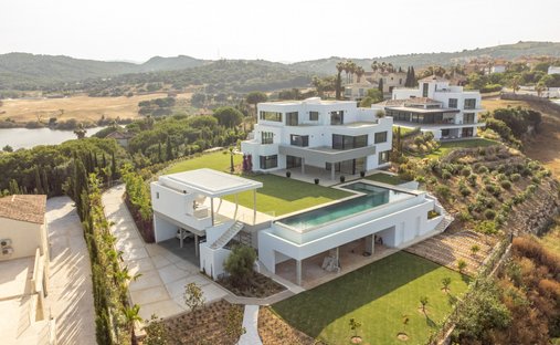 Villa in Sotogrande, San Roque, Andalusia 1