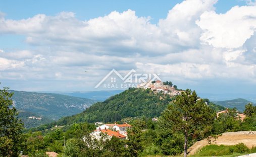Land in Opcina Motovun, Istria County, Croatia 1