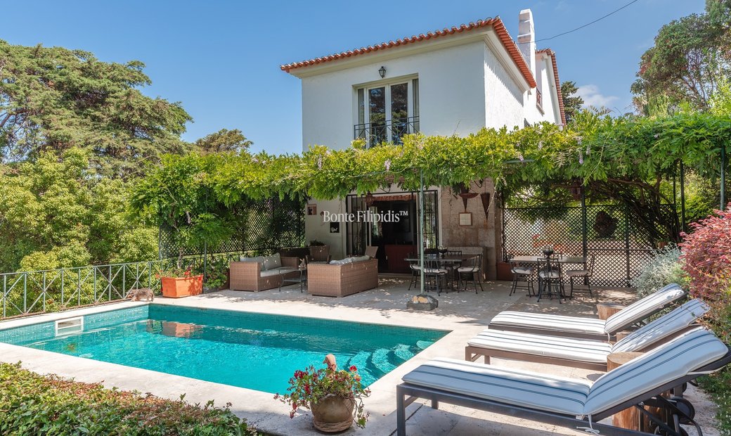 Exclusive Estoril Villa With Sea Views In Estoril, Cascais E Estoril
