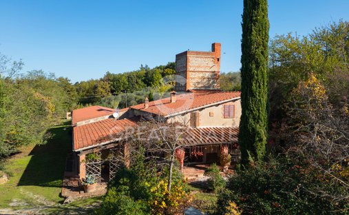 Estate in Rapolano Terme, Tuscany, Italy 1