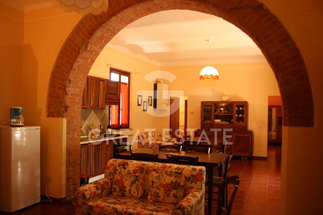 Estate in Castiglione del Lago, Umbria, Italy 5 - 15864785