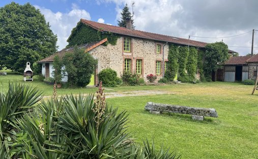 Azienda agricola a Bellac, Nuova Aquitania, Francia 1