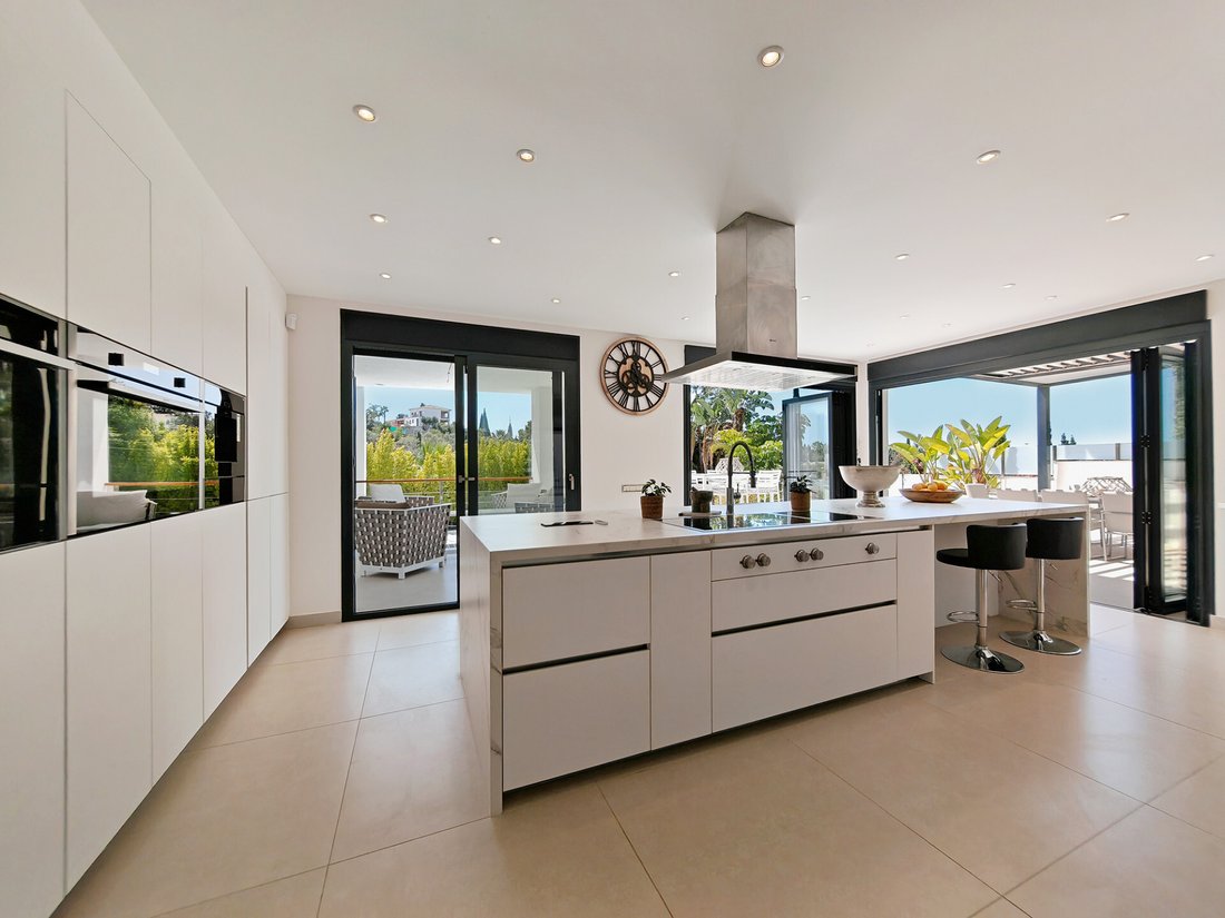 Villa in Marbella, Andalusia, Spain 2 - 15863050