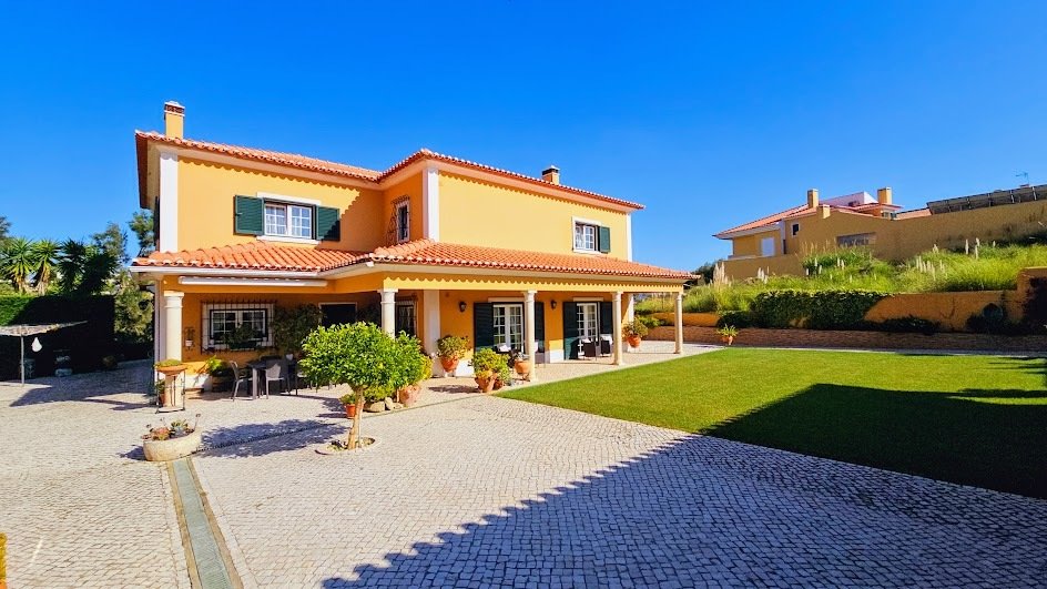 Estate in Turcifal, Lisbon, Portugal 2 - 15863069